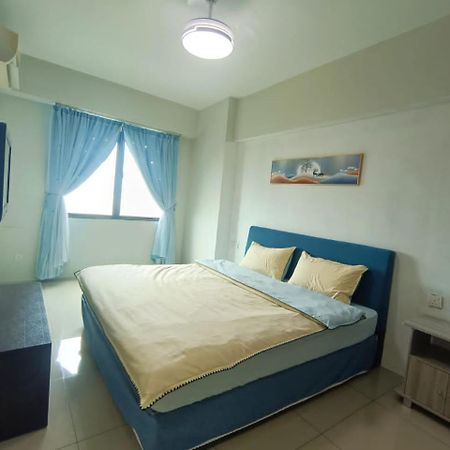 K. Riverfront Apartment Ipoh Esterno foto