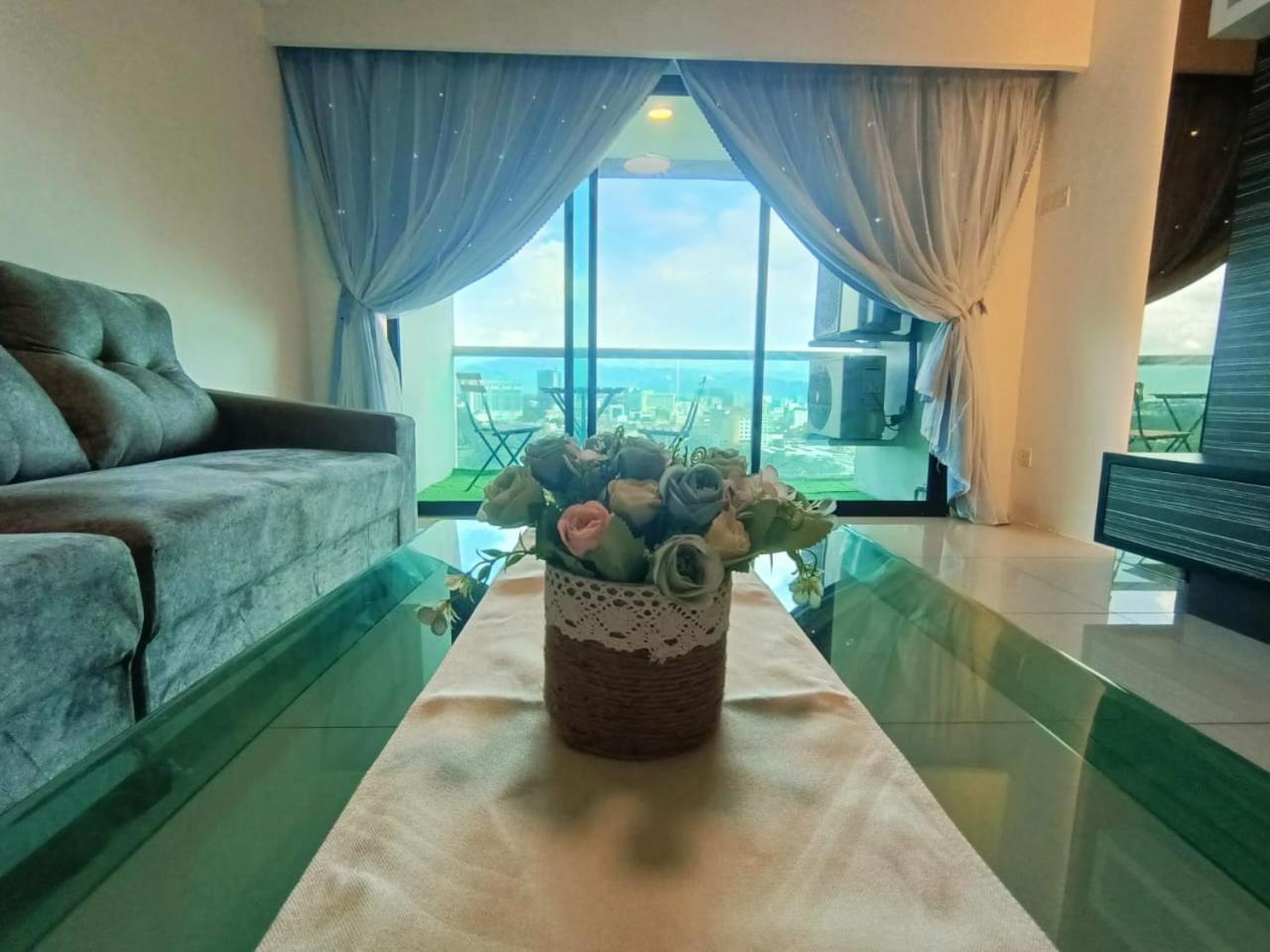 K. Riverfront Apartment Ipoh Esterno foto