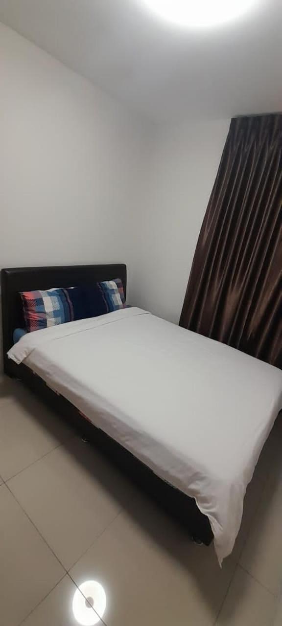 K. Riverfront Apartment Ipoh Esterno foto