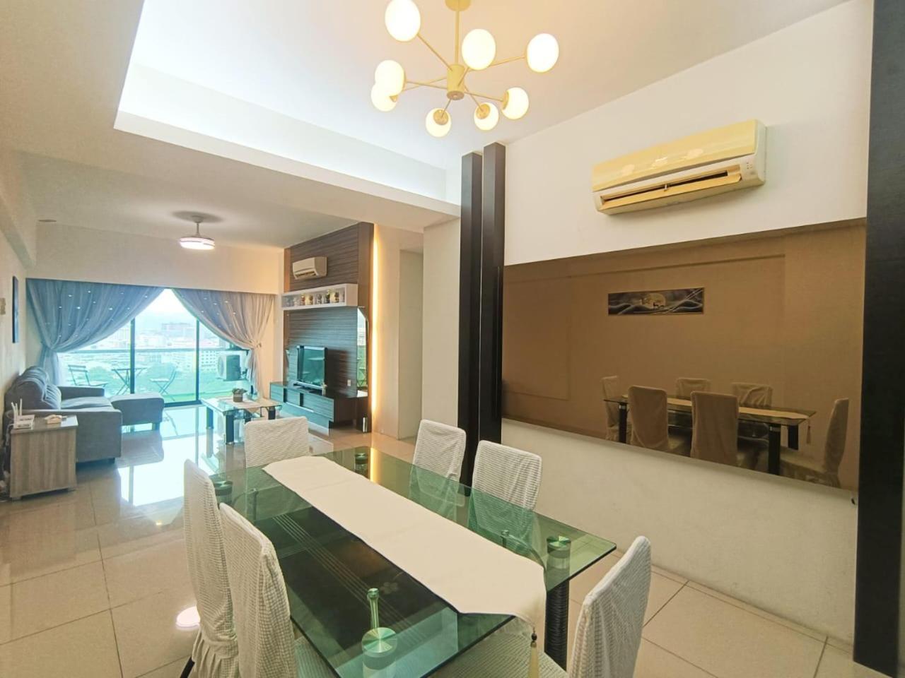 K. Riverfront Apartment Ipoh Esterno foto
